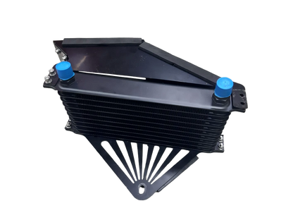 GreenFuchs | 10 Reihen Ölkühler mit Thermostat & Luftleitblechen | GR86 & BRZ II